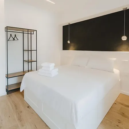 Modern With Balcony & View * ורבאניה