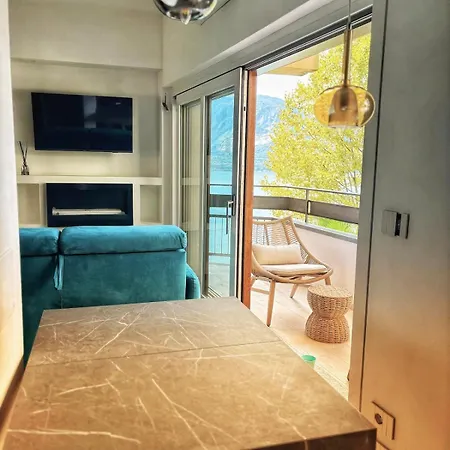 Apartman Modern With Balcony & View *