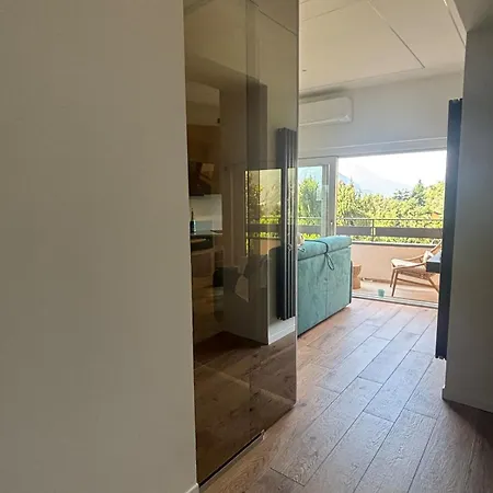 Modern With Balcony & View ורבאניה
