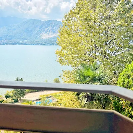 Modern With Balcony & View *