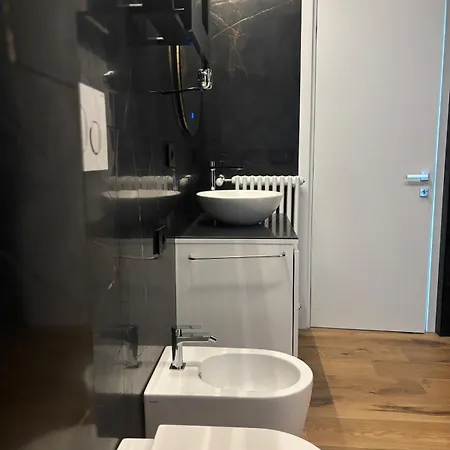 Apartman Modern With Balcony & View Verbania