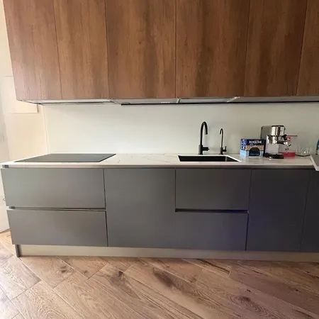 Modern With Balcony & View * ורבאניה