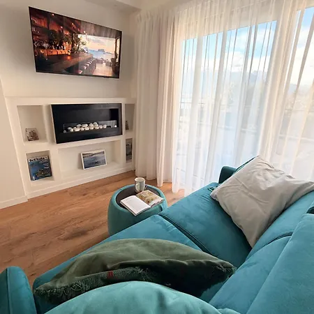 Modern With Balcony & View Apartament