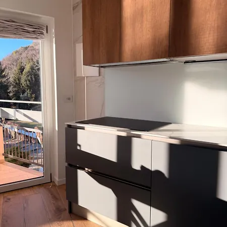Modern With Balcony & View דירה *