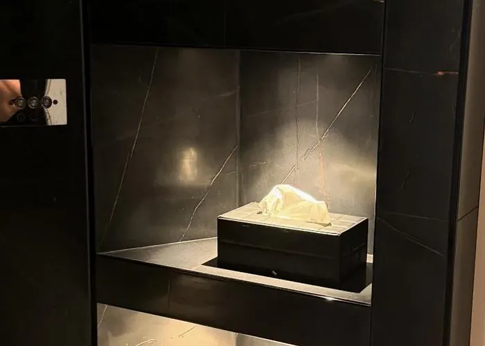 Modern With Balcony & View ヴェルバーニア