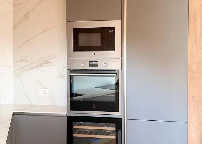 Modern With Balcony & View